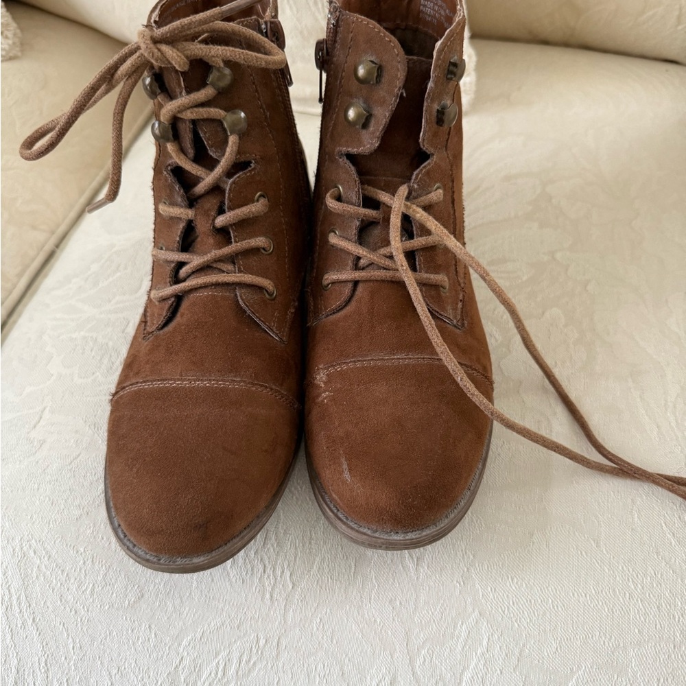 Cato Brown Lace-Up Boots‎ with Classic Design